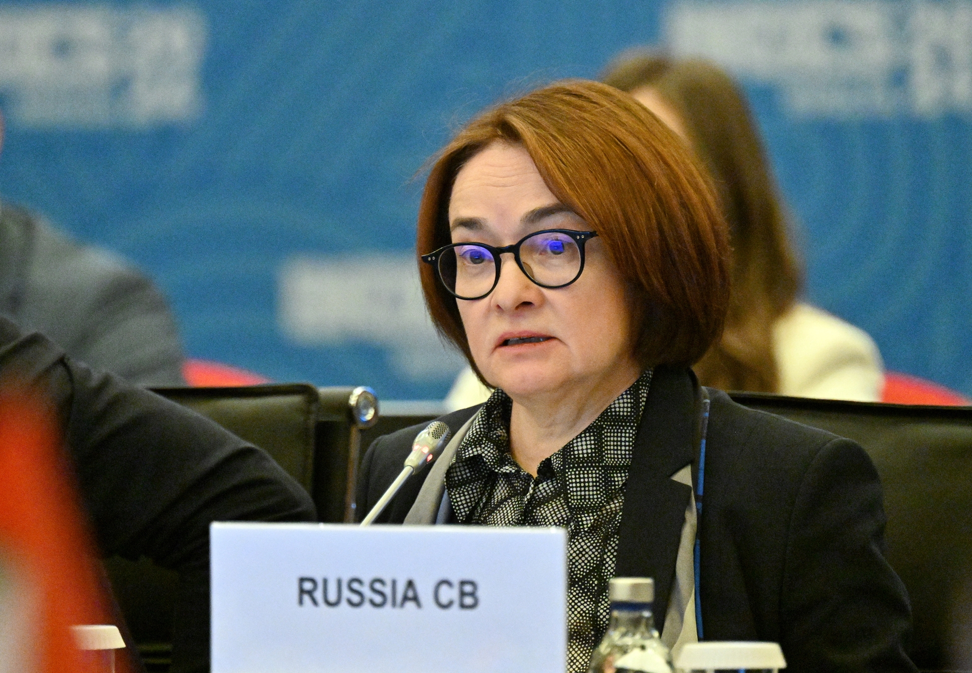 Глава ЦБ связала погоду с колебаниями цен на продукты